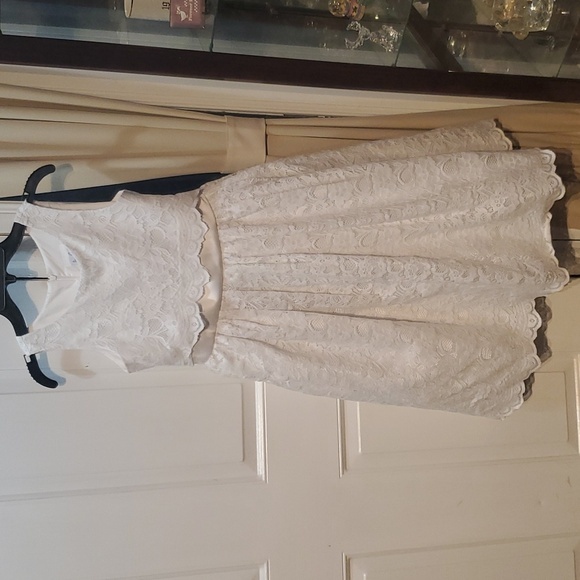 Jayne Copeland Other - Girls First Communion Dress Jayne Copeland Sz12 White Lace Satin Sash